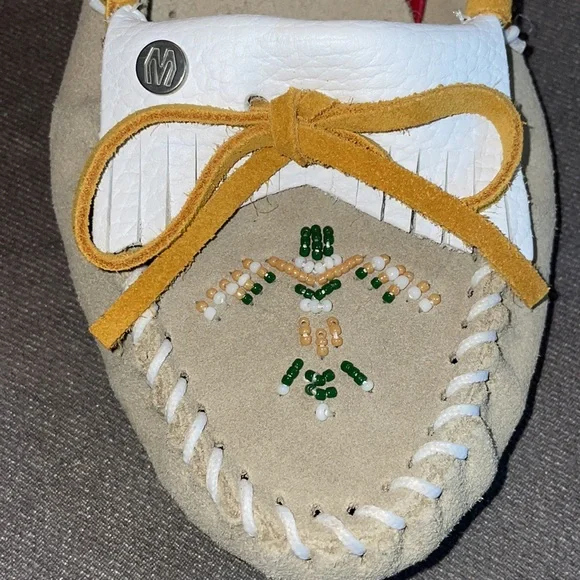 NEW Minnetonka Moccasins.  Size 8.5 - Picture 6 of 6
